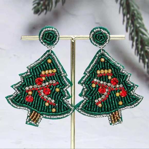 Christmas Tree Green Beaded Earrings - Picture 2 of 2